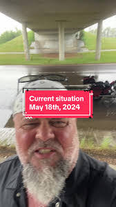 Dinah Bowen's Instagram, Twitter & Facebook