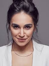 Laura Treadwell's Instagram, Twitter & Facebook