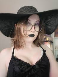 Revy 🏳️‍⚧️ :verified:: "Where's all the trans people o…"