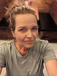 Can you sharpen and lighten this old photo?