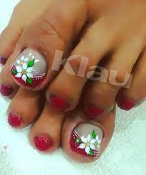 Así que amigas les dejo estas fotos de uñas decoradas para nuestros pies son un total de siete y todos con buenos diseños que pueden hacerlos y lucirlos con una linda sandalia para salir a pasear o de uso diario porque una mujer debe lucir muy bella a diario es algo que todas debemos implementar, bueno disfruten de cada una de las imágenes. Navidad Disenos De Unas Pies Arte De Unas De Pies Unas De Los Pies Bonitas