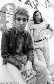 #daft punk #spoilers #i'm tagging that in case anyone doesn't want to know what their faces look like #thomas bangalter #guy manuel de homem christo #my edits. Freedomroo Men Behind The Masks As Daft Punk Announce Split Femail Delves Into The Lives Of Publicity Shy Duo Australiannewsreview