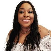 Elaine Henricksen's Instagram, Twitter & Facebook