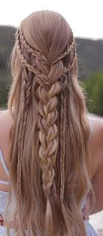 Grab some string or thread in whatever shade you want (and use a crochet tool if you need to) and weave or wrap the string around and. 17 Adorable Heart Frisuren Susse Frisuren Fur Kinder Die Sie Lieben Herz Adorable Frisuren Prom Hairstyles For Long Hair Hair Styles Long Hair Styles
