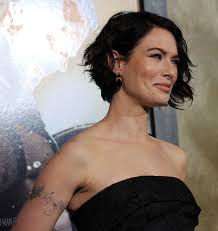 Lena Headey 300 Rise Of An Empire La Premiere Red Carpet Fashion Awards Short Hair Styles Mom Hairstyles Hair Styles