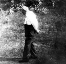 Zur überraschung der amerikaner erklärte stalin beim lunch, hitler sei noch am leben und habe sich möglicherweise nach spanien oder argentinien abgesetzt. Rudolf Hess So Starb Adolf Hitlers Wahnsinniger Stellvertreter Welt