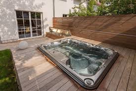 Holzterrasse Mit Integriertem Whirlpool Holzterrasse Terrasse Whirlpool Terrasse