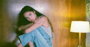 It was released on january 8, 2021 by geffen records, as the lead single from her upcoming debut ep. Who Is Olivia Rodrigo 5 Facts About The Drivers License Singer