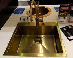 Dapur sendiri adalah sebuah ruangan yang keberadaannya cukup vital dalam sebuah rumah. 10 Tips Untuk Memilih Sinki Dapur Keluli Tahan Karat Dimensi Bentuk Jenis Pemasangan