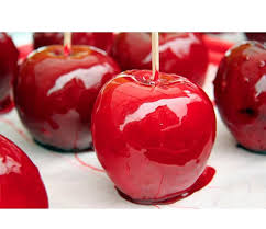 Miam L Authentique Recette Des Pommes D Amour Une Idee De Dessert Gourmand Pour La Saint Valentin Pomme D Amour Recettes Romantiques Pommes Aux Bonbons