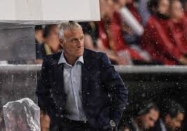 Dankzij twee ingrepen van buitenaf worstelde titelkandidaat frankrijk zich vanmiddag langs het australië van bert van marwijk: Opstelling Frankrijk Tegen Oranje Onzeker Na Remise Tegen Duitsland Sportnieuws