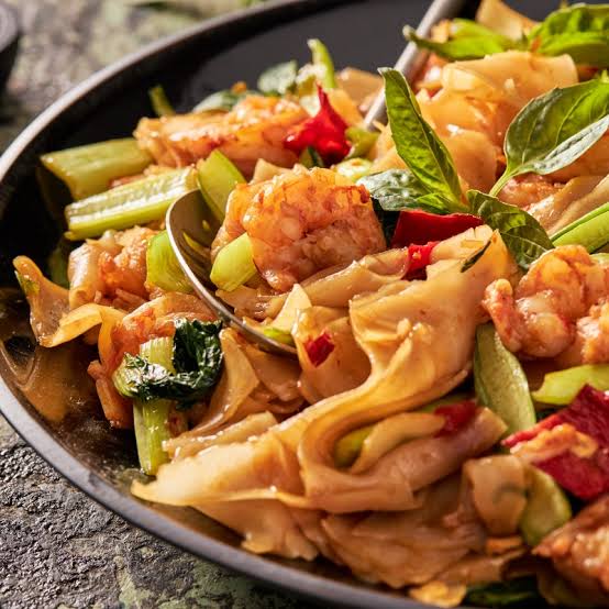 Thai Drunken Noodles (Prawns)