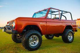 1971 Classic Ford Bronco Sport In Sunburst Copper Earlyfordbroncos Classicfordbronco Fordbronco 4x4 Pensacola Velocityr Ford Bronco Bronco Early Bronco