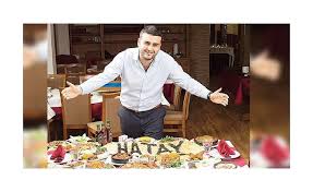 Ünlü şef czn burak'ın orta doğu'nun en büyük restoranı olan dubai şubesi kapatıldı. Biz Hic Inanmadik Czn Burak Meyve Veren Agac Taslanir