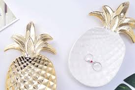 Beoordeel pineapple tray large brass. This Pineapple Valet Tray Comes In A Beautiful Gold