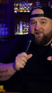 Daniel Simonsen: Un Comediante y Amigo de Animales