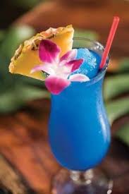 The Blue Hawai 3 4 D Une Dose De Rhum Leger 3 4 D Une Dose De Vodka 1 2 Dose De Curacao Bleu Recettes De Boissons Boissons Non Alcoolisees Boissons Fraiches