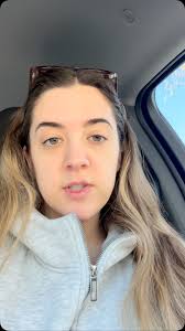 🥥 Since I just treated myself to a @skinscriptrx Coconut Papaya Enzyme I  figured this was the perfect time to hop