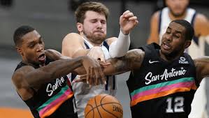 La notizia è stata riportata da adrian wojnarowski di espn. Nba Notebook Shorthanded Wizards Sign 2 Centers Set To Resume Sunday
