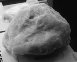 Émettant l'hypothèse que ce bloc soit tombé d'un avion, david ferchaud envisage alors de porter plainte. Un Enorme Bloc De Glace Est Tombe Du Ciel