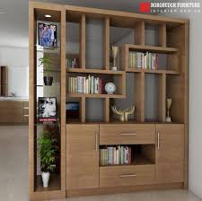Lemari baju (wardrobe) ide lemari pembatas ruangan selanjutnya adalah lemari baju atau wardrobe.jika anda memiliki keterbatasan ruangan, anda bisa membuat lemari baju menjadi salah satu penyekat ruangan yang cukup efektif. Pemisah Ruang Tamu