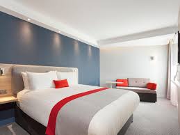 The staff is helpful and friendly ( i asked for an electricity adapter and got it in my room after 30 minutes). Holiday Inn Express Milton Keynes Hotels Budget Hotels In Milton Keynes By Ihg