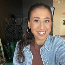 Danielle Phillips (@dphillipsphotography)