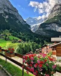 Pe aceasta pagina iti afisam cele mai bune oferte de bilete de avion catre elvetia, oferte de hoteluri ieftine, informatii despre tara, alerte de calatorie si alte informatii. Elvetia Green Scenery Beautiful Landscapes Beautiful Places