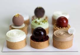 Regardez Cette Photo Instagram De Willemverlooy 467 J Aime Mini Pastries Mini Desserts Fancy Desserts