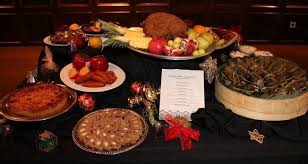 Christmas Fiest At Philippines Vanocni Hody Na Filipinach Christmas Food Christmas Dinner Traditional Christmas Food