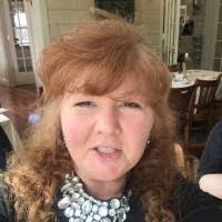 Lauri Arnold's Instagram, Twitter & Facebook