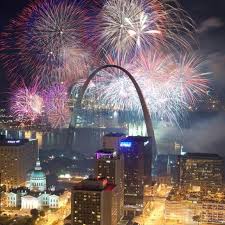 Pin By Teri Whitman On Meet Me In St Louis Stop In Como Too Saint Louis Arch Fireworks St Louis