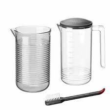 Su recipiente con tapa funcional es de acero inoxidable. Kitchenaid Limited Hammered Petrol Entsafter