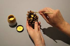 Copy these christmas table setting + decorating ideas. Golden Pinecone Ornament Make Your Own Diy Christmas Decorations