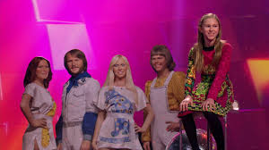 Their blend of lush orchestrations and light, bouncy europop was both unique and commercially appealing, taking much of the world by storm. Video Das Abba Duell Klein Gegen Gross Ard Das Erste