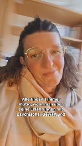 Kommentiere “Delia” und wir senden dir den direkten Link zu Delias Folge.  #Missbrauchsopfer #Prävention #vonbohnezubohne