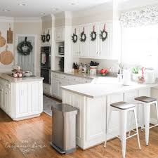 Ideas for making christmas kitchen decorating original prints and natural for any type of the kitchen. My Traditional Christmas Kitchen Decorating Ideas Tips