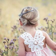 Wer schöne lange haare haben möchte, muss sie entsprechend pflegen und sich viel um seine haare kümmern. Kinderfrisuren Susse Frisuren Ideen Fur Jeden Tag Hallo Eltern