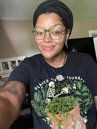 Dnt do anything special just bottom water with rain water and fert em now  and then works for me 😊