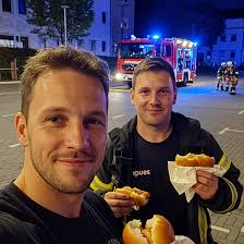 Du grüßt uns nicht einmal