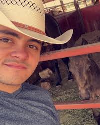 Adrian Robles updated their profile picture.