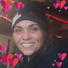 Storing gold sprayed cake for two days?