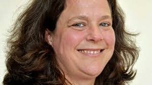 Leanne Clements's Instagram, Twitter & Facebook