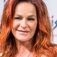 As a child she would experiment with performing short sketches at carnivals and other celebrations. Andrea Berg Nach Bohlens Seitenhieb Das Schaue Ich Mir Naturlich An Bunte De