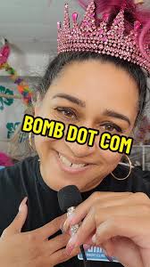 If I wear a bikini it’s over for all of you @Beth Caldwell #pinkysplain  #mein23 #desicomedian #femaleindiancomedian #pinkypatelofficial #priends  #standupcomedy #comedy #comedian #standup ...