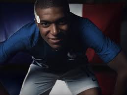 Amb el paris saint germain. Wtf Cindy Bruna En Couple Avec Mbappe Elle Repond Sans Detour
