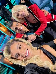 Anoche fue una noche muy especial 🥹🖤✨ Una noche llena de emociones, de  nervios… pero también de mucha felicidad y amor 🫶🏻 Gracias a todos los  que me acompañaron con el corazón