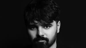 Miguel Gane, poetul român care a cucerit Spania, vine azi la Digi24