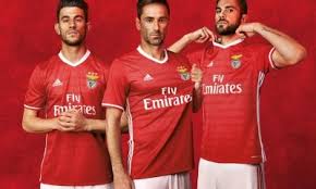 Com um tecido macio e absorvente que mantém o corpo seco, a camisola é feita com tecido climalite que remove o suor da pele e os calções tem cintura elástica e um cordão. Adidas Archives Page 20 Of 82 Football Fashion