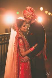 Photo Of Groom Kissing Bride Shot Indian Wedding Photography Poses Indian Wedding Couple Photography Indian Wedding Photography Couples